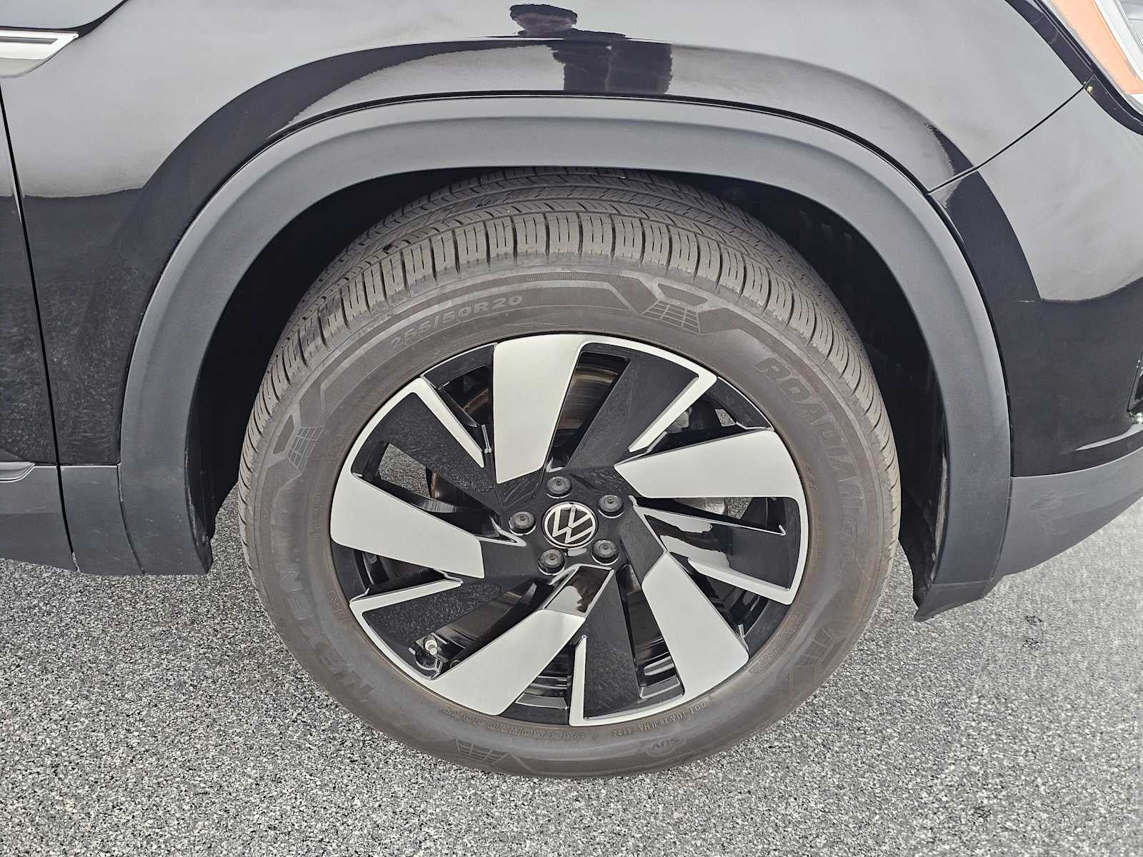 2025 Volkswagen Atlas Cross Sport 2.0T SE w/Technology