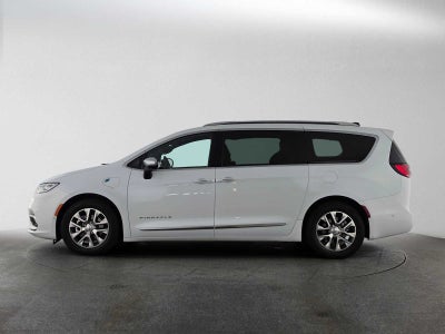 2023 Chrysler Pacifica Hybrid Pinnacle