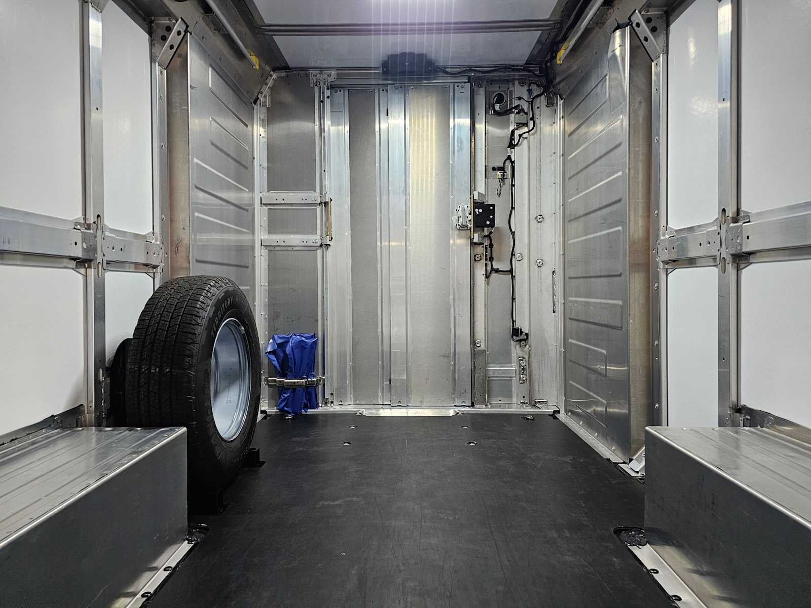 2024 BrightDrop Zevo 400 eAWD 400