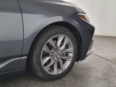 2020 Toyota Avalon XLE