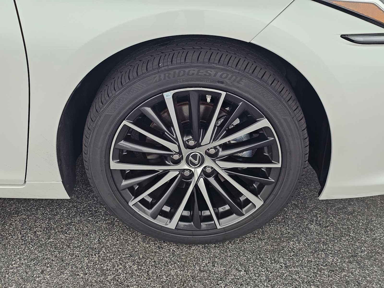 2024 Lexus ES 300h ES 300h