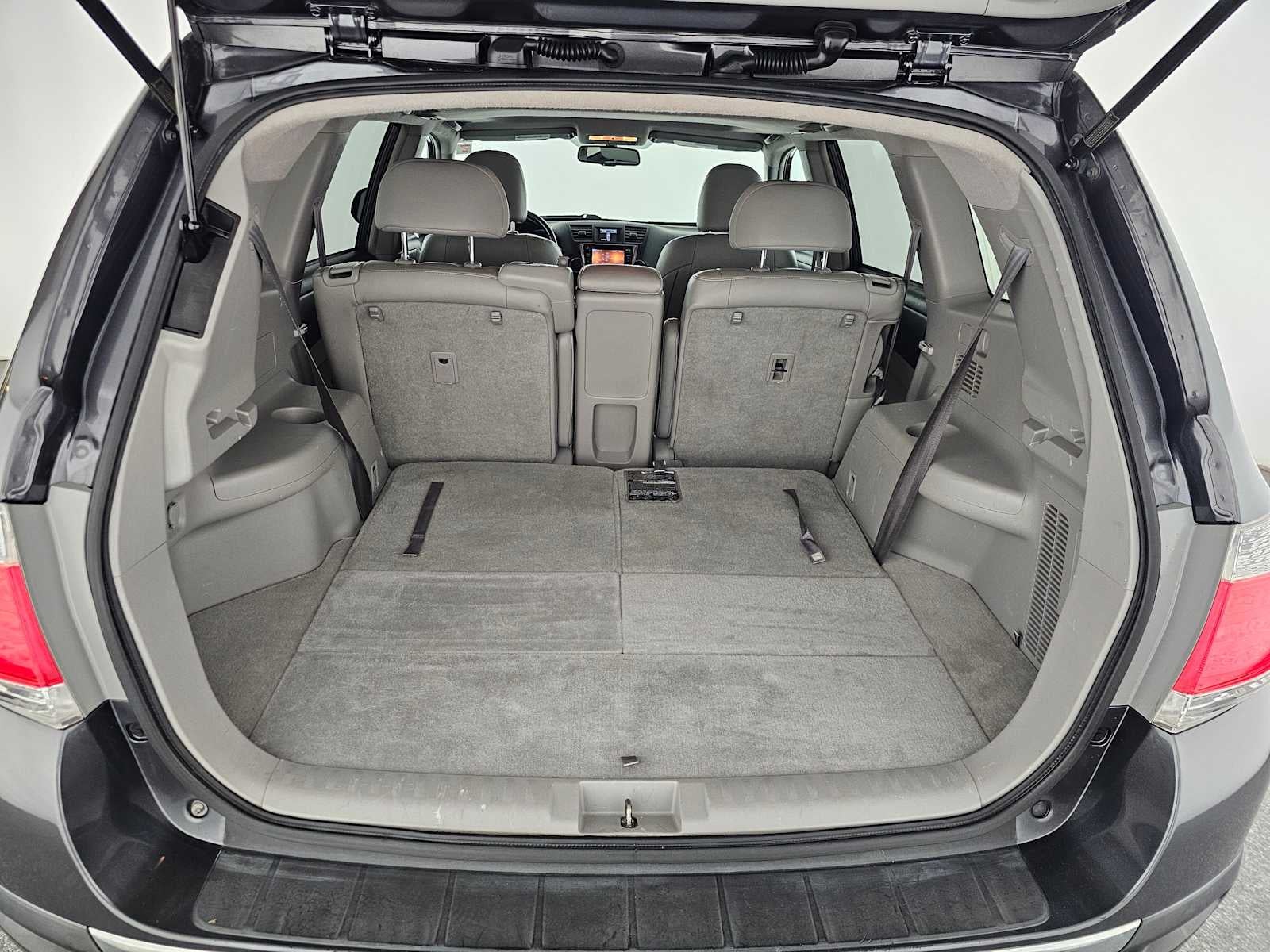 2013 Toyota Highlander SE