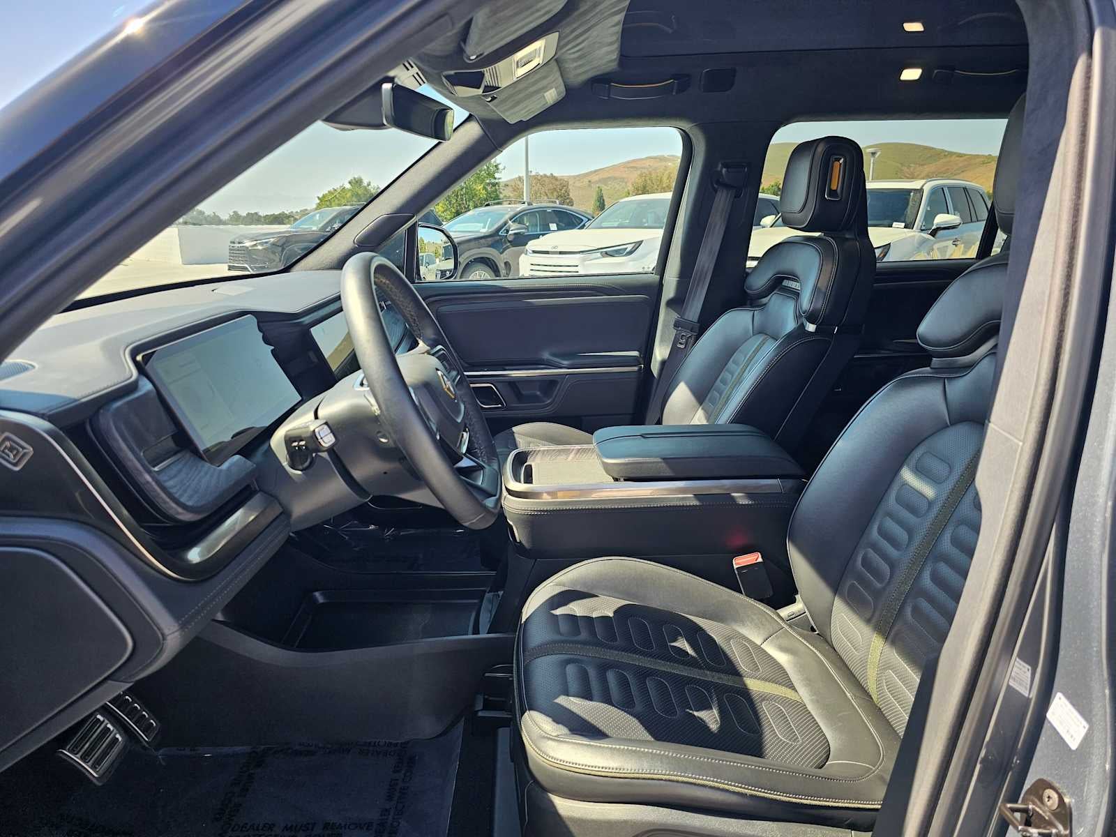 2024 Rivian R1S Adventure