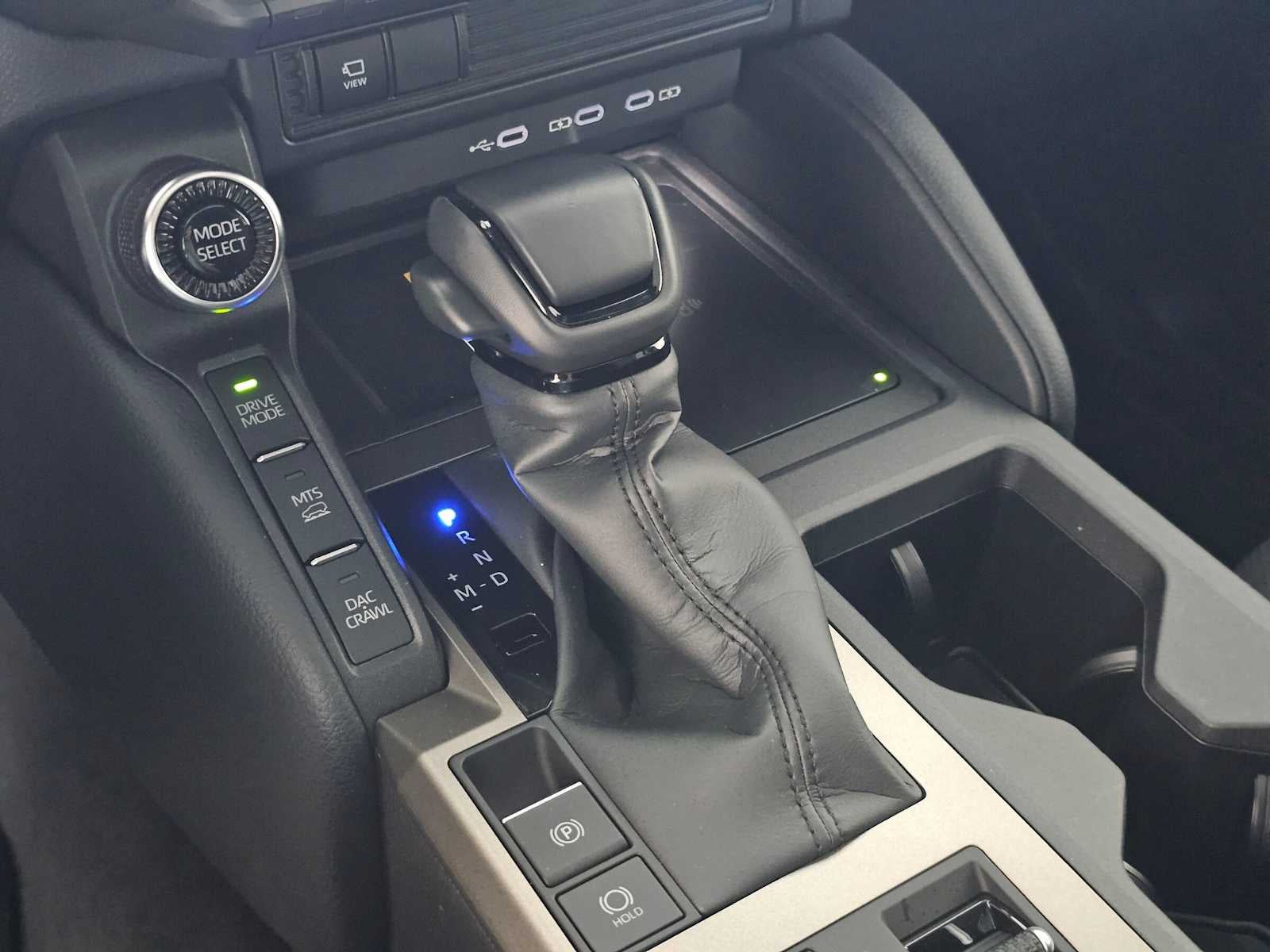 2025 Toyota Land Cruiser 4WD (Natl)