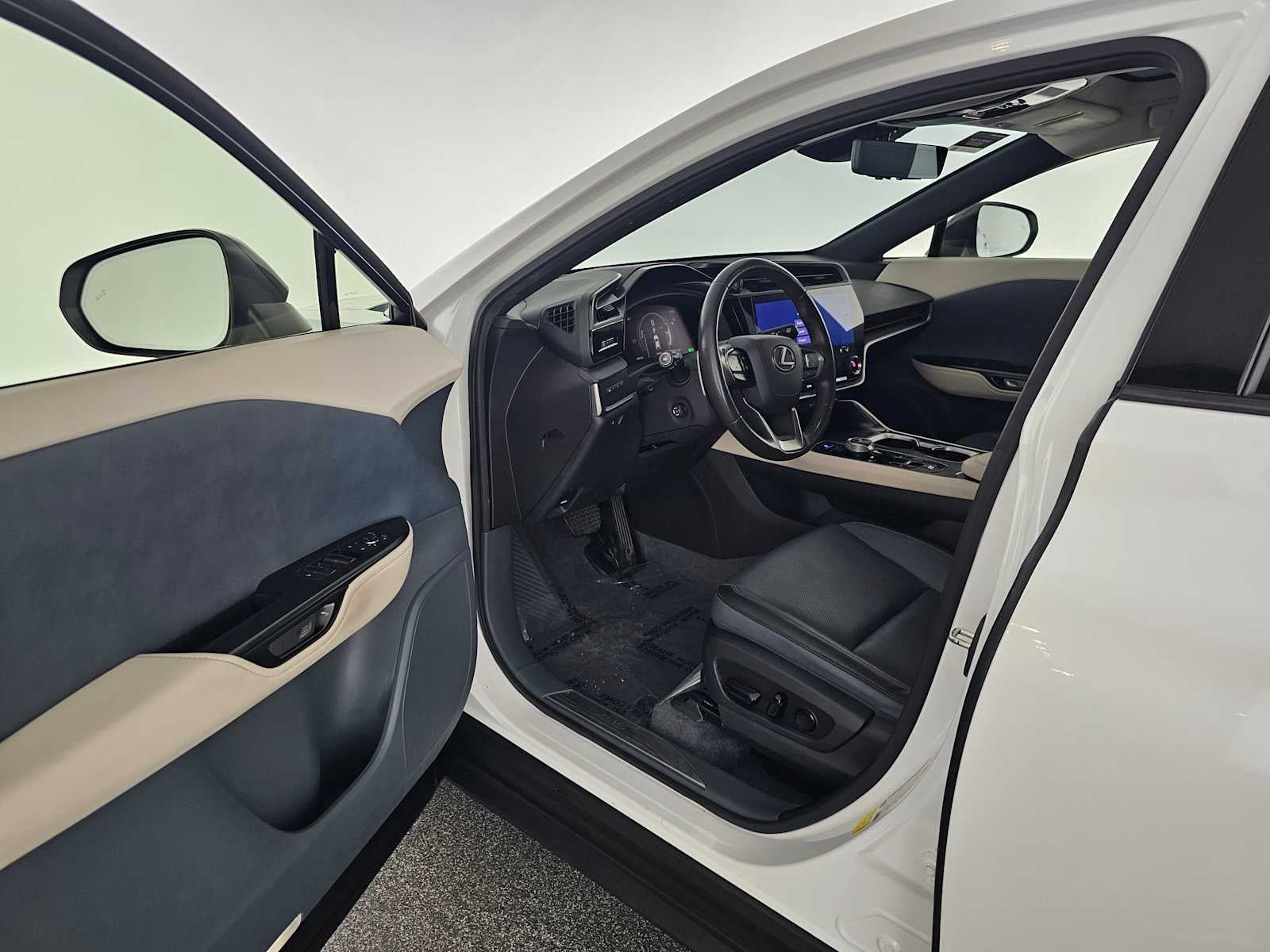 2023 Lexus RZ 450e Premium