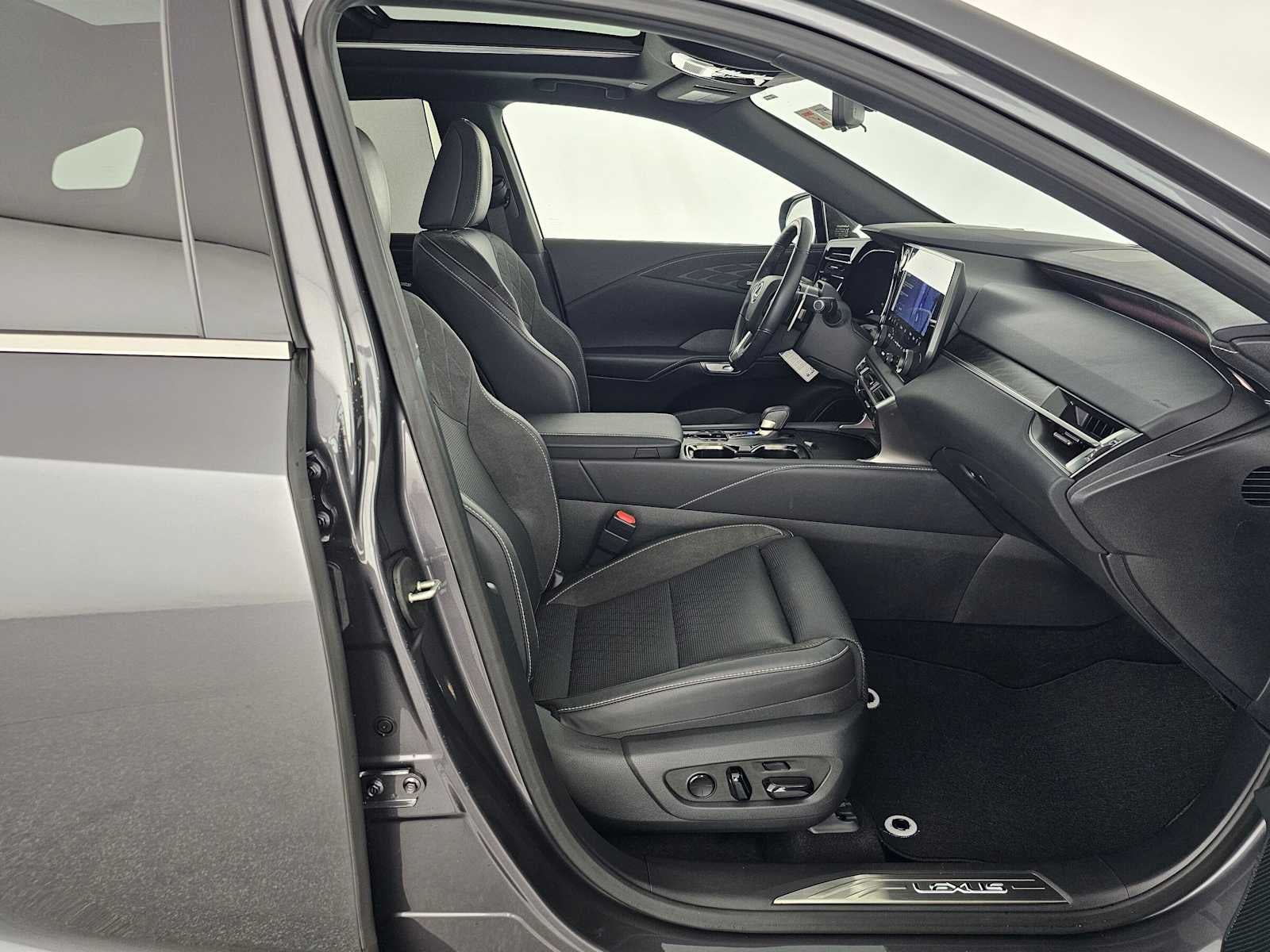 2026 Lexus RX 450h+ Luxury
