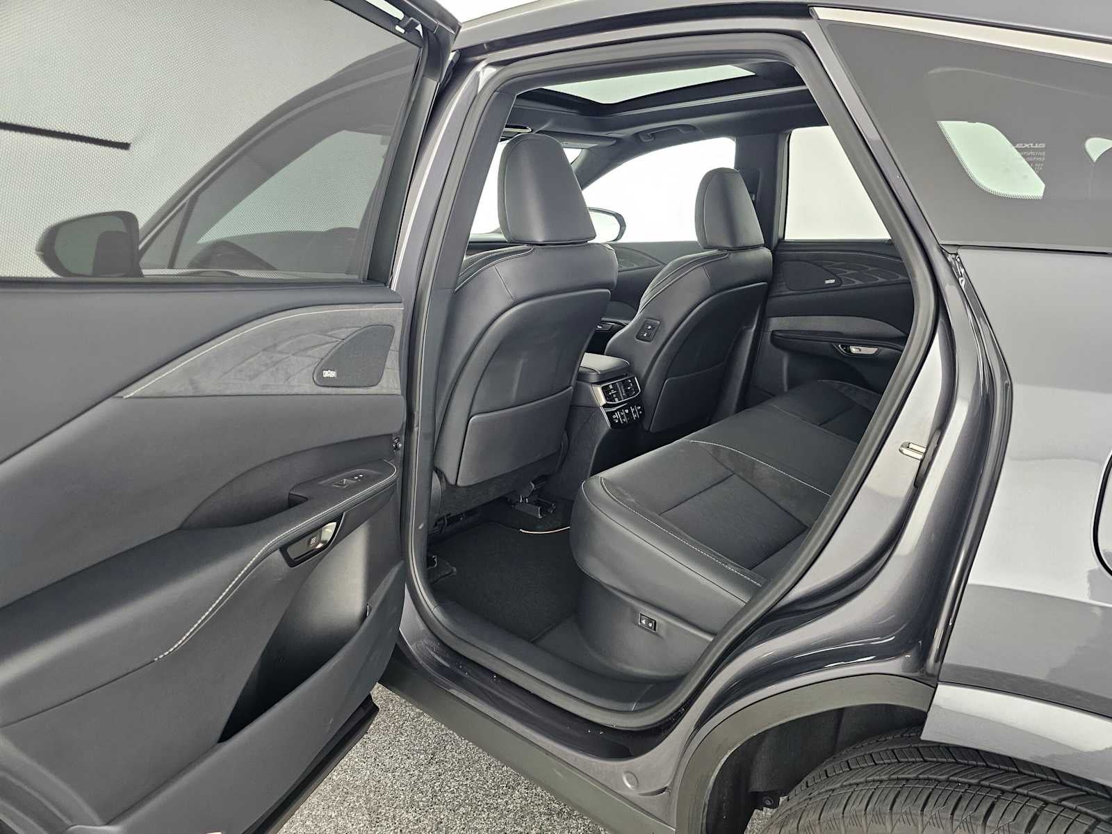 2026 Lexus RX 450h+ Luxury