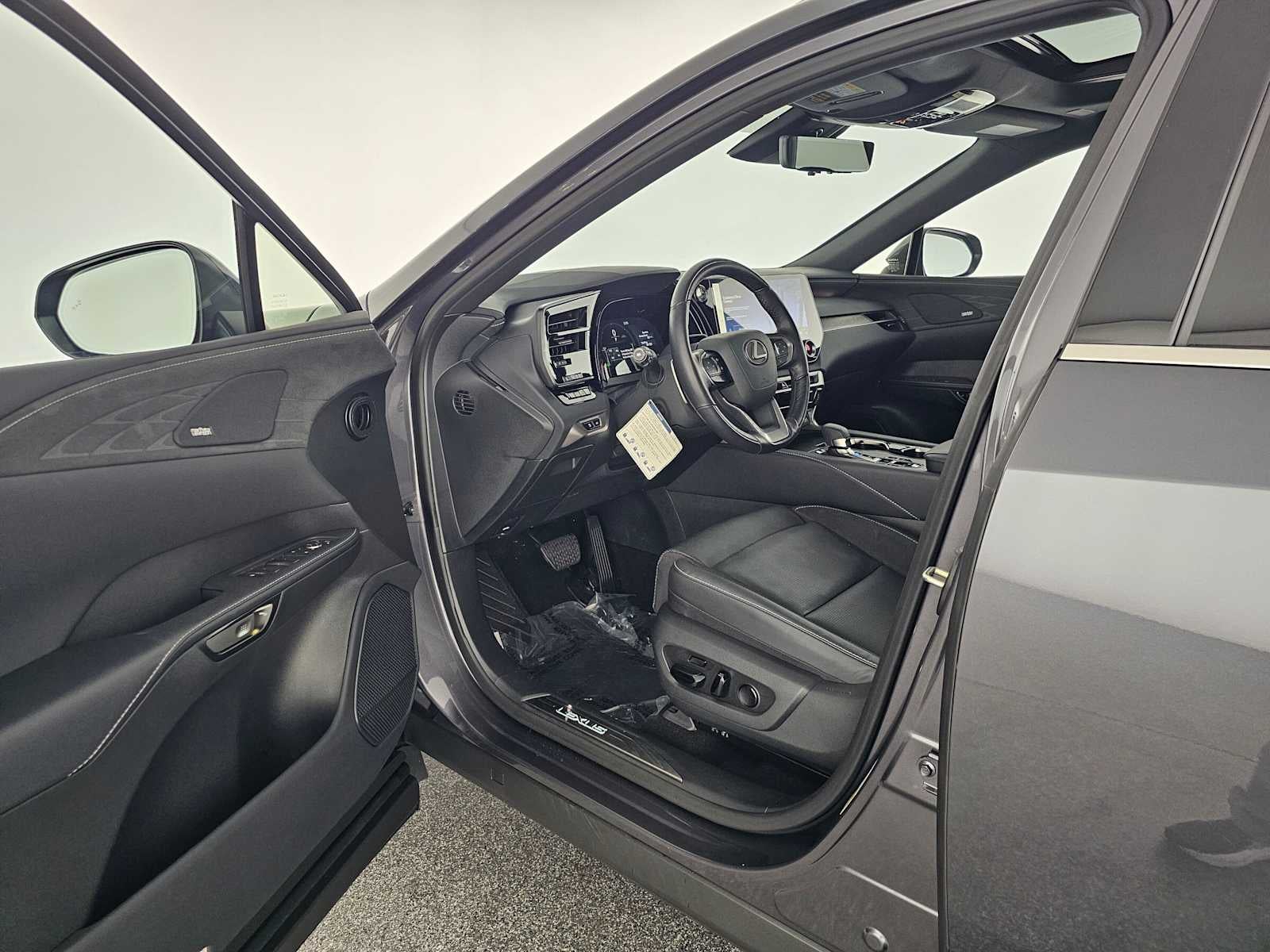 2026 Lexus RX 450h+ Luxury