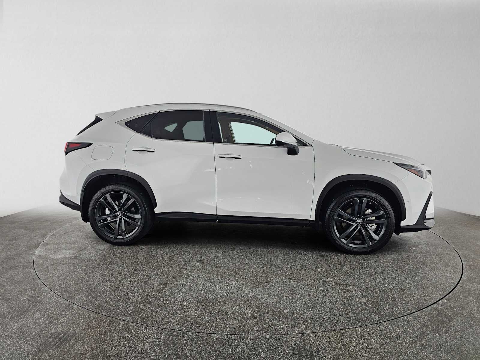 2026 Lexus NX 450h+ Luxury