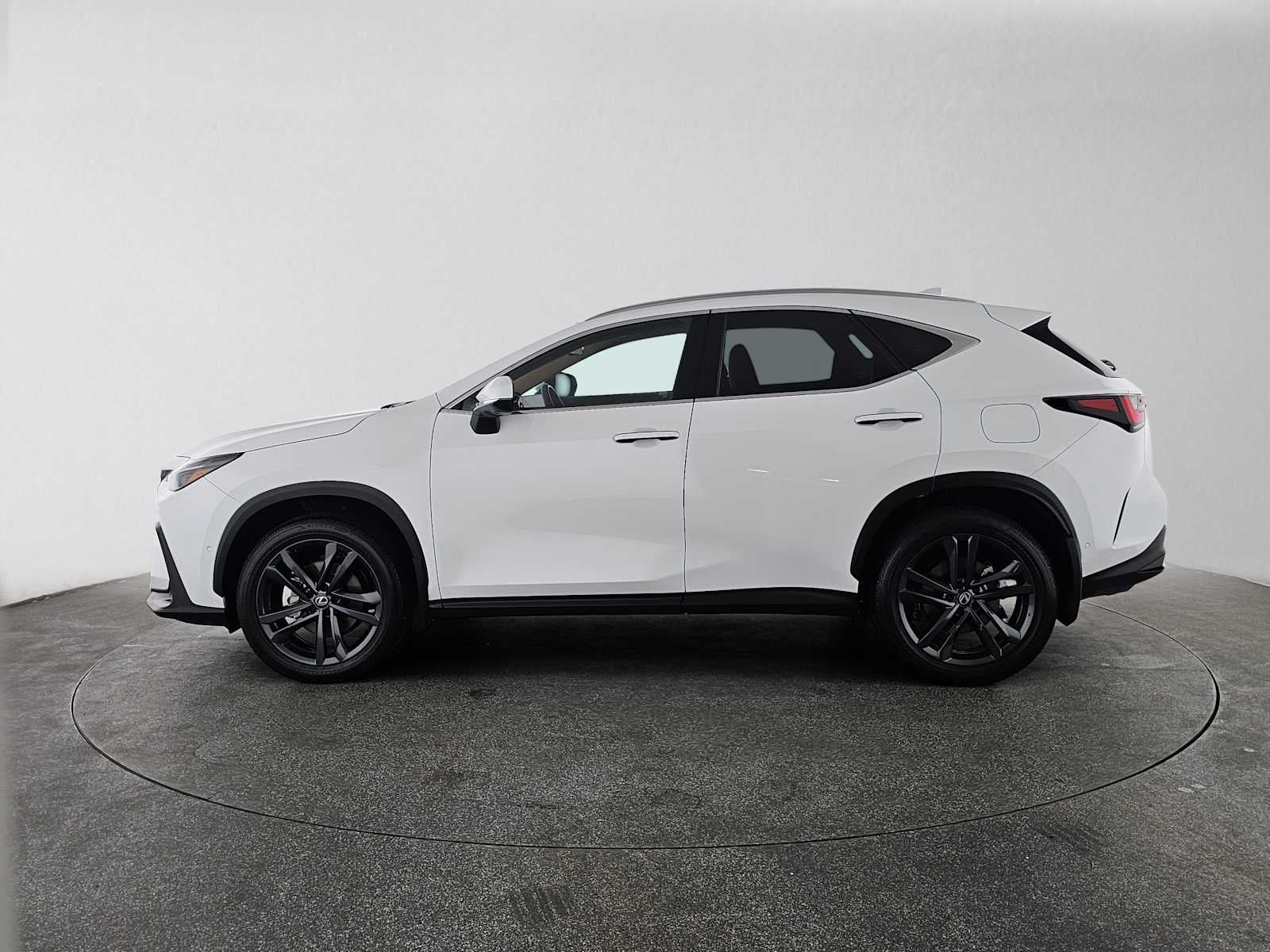 2026 Lexus NX 450h+ Luxury