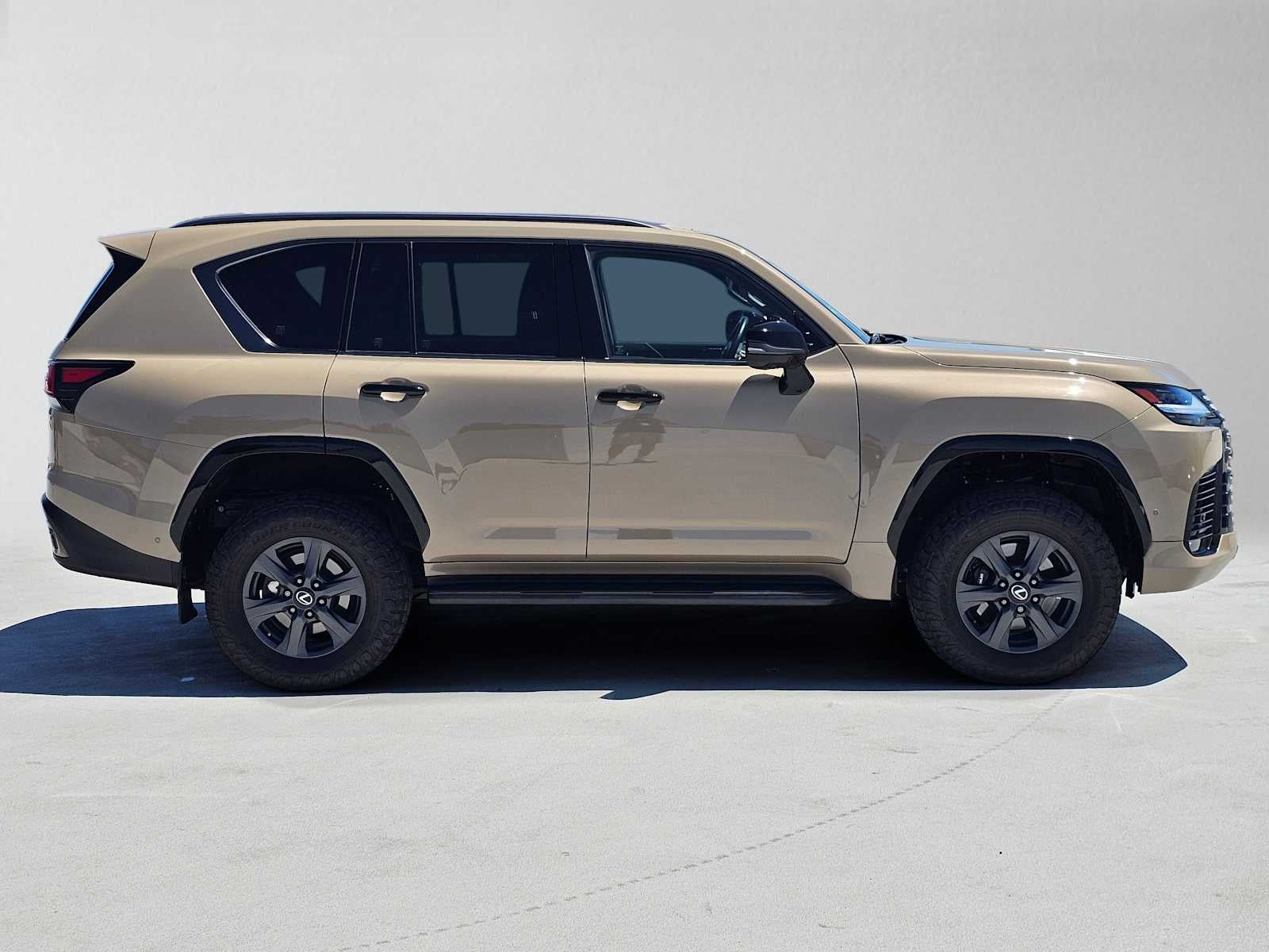 2025 Lexus LX 700h Overtrail