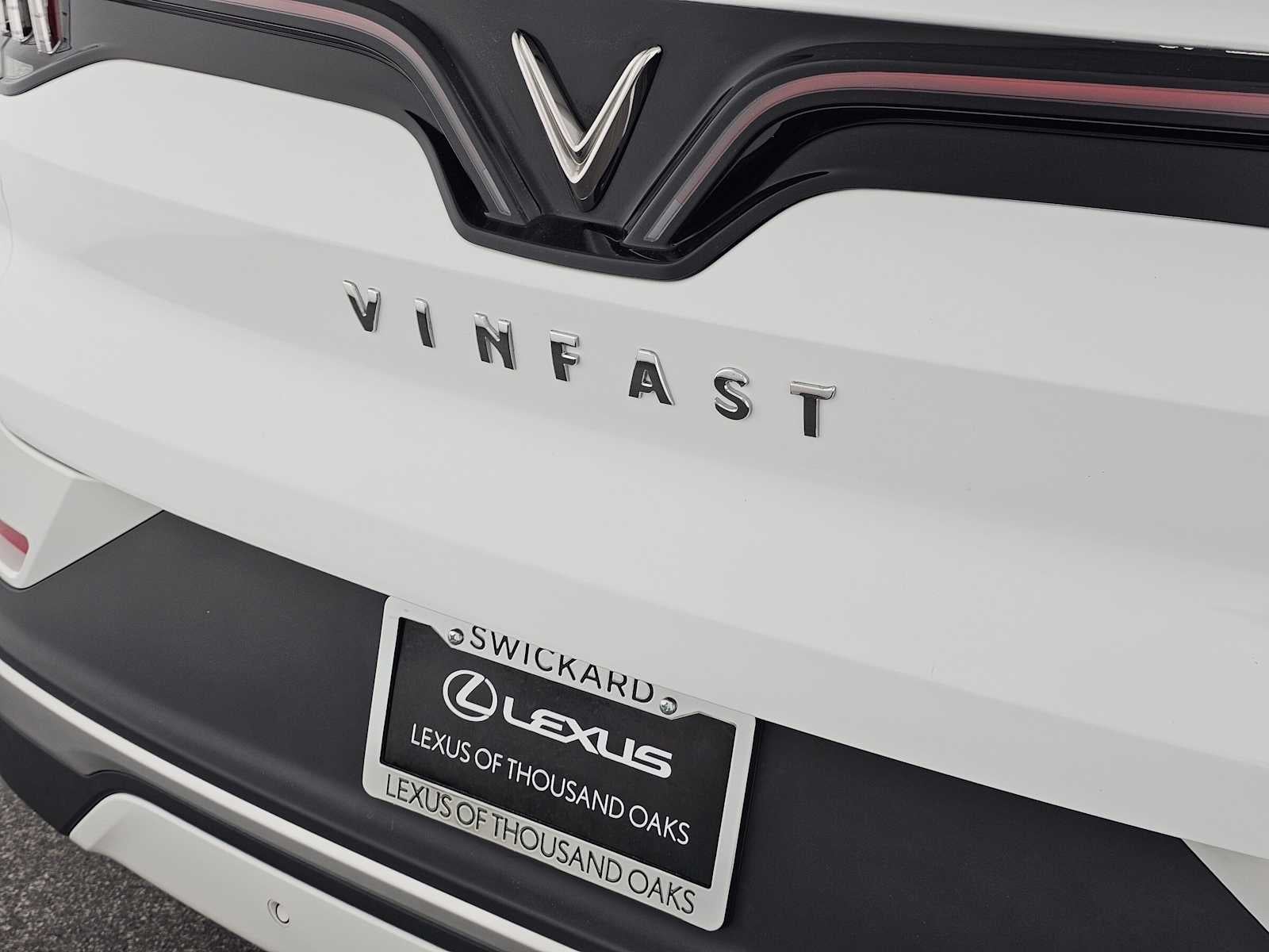 2023 VinFast VF 8 Eco
