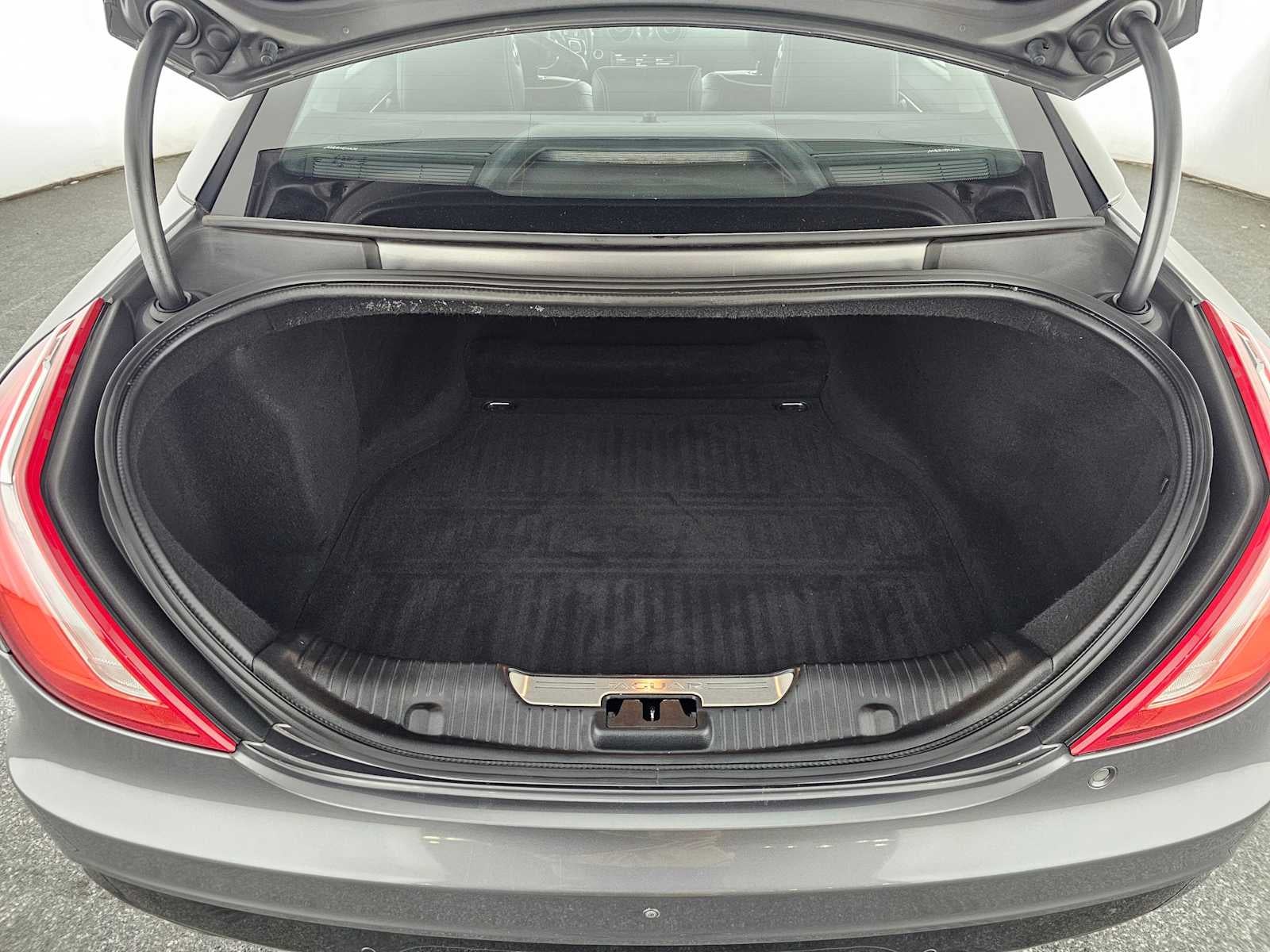 2019 Jaguar XJ XJ R-Sport