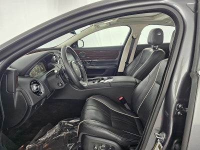 2019 Jaguar XJ XJ R-Sport