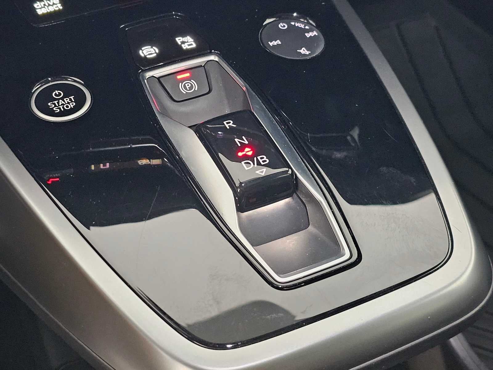 2024 Audi Q4 e-tron Prestige