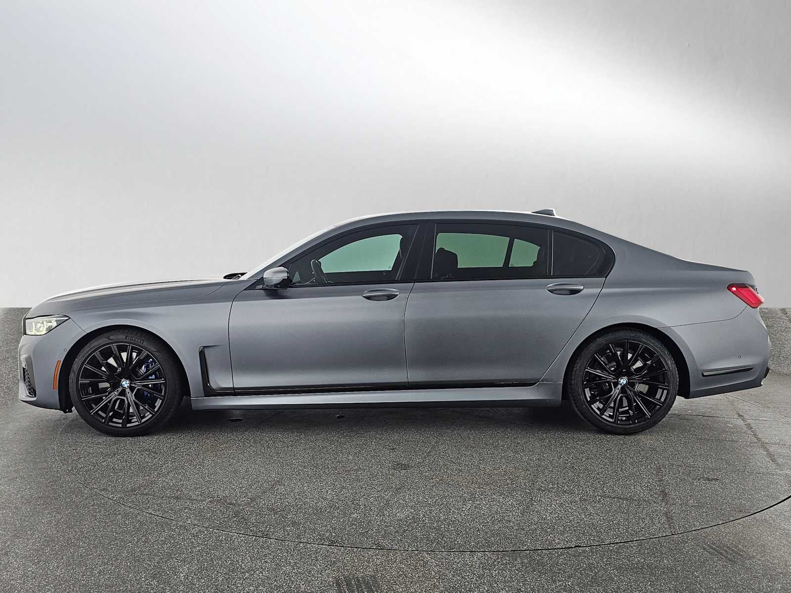 2022 BMW 7 Series 740i