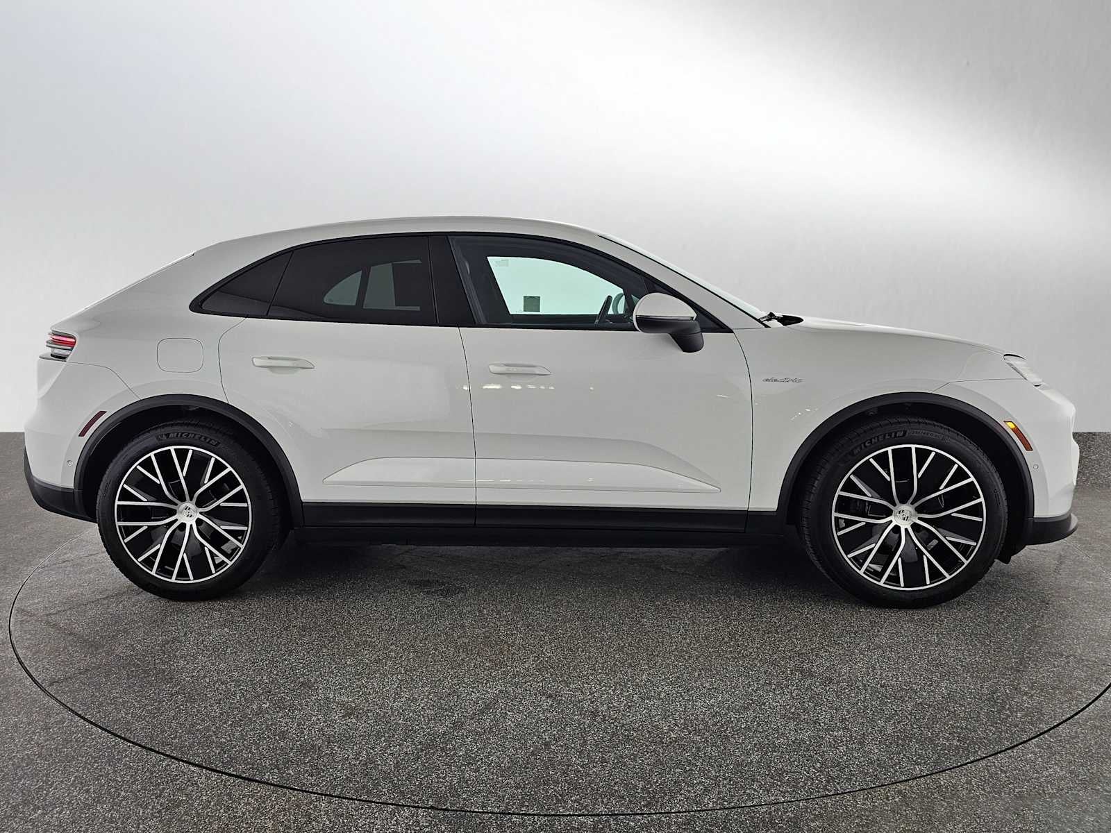 2024 Porsche Macan Electric 4