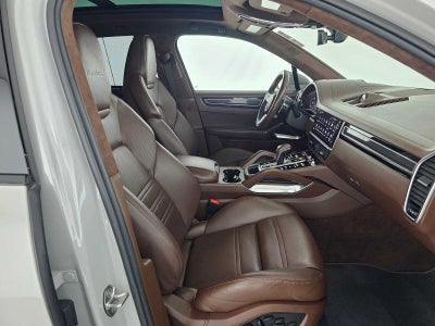 2022 Porsche Cayenne Turbo S E-Hybrid