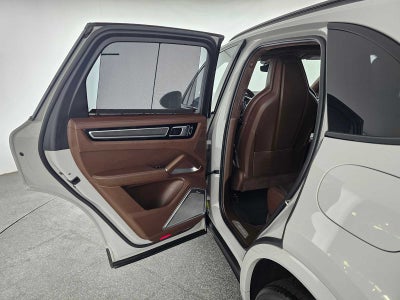 2022 Porsche Cayenne Turbo S E-Hybrid