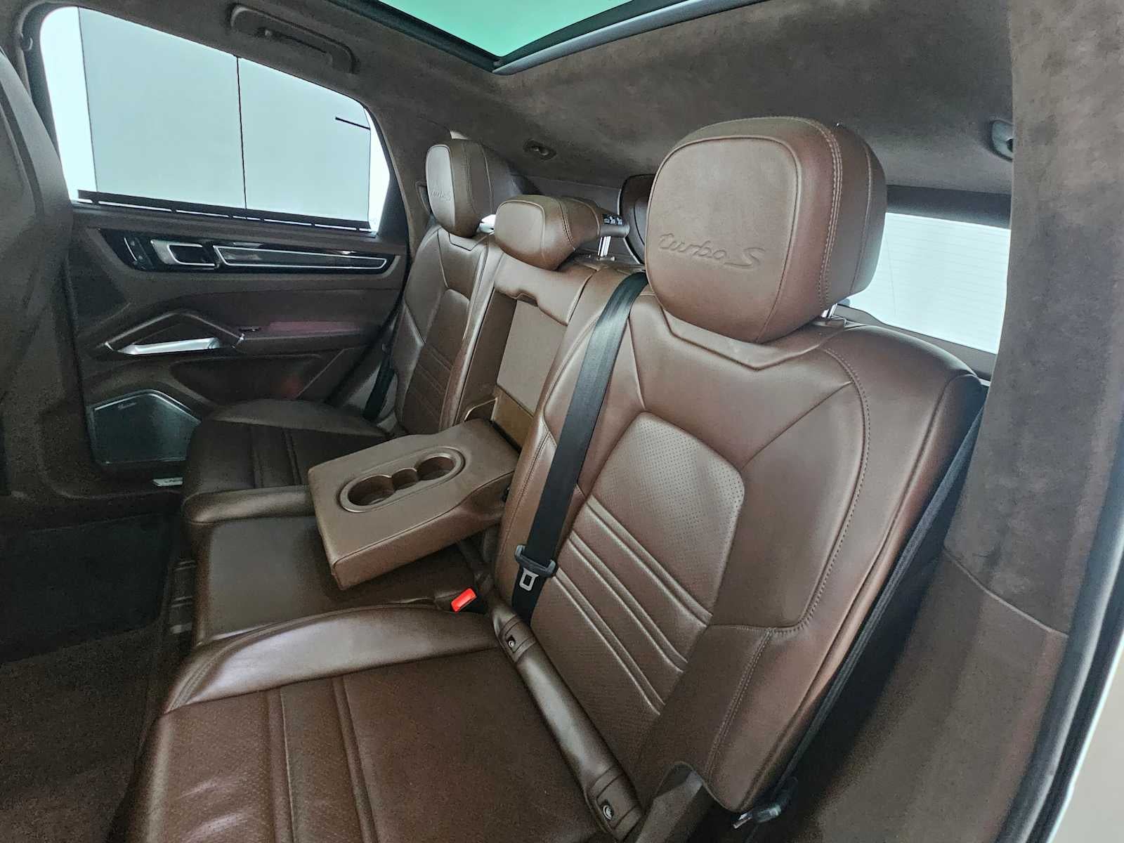 2022 Porsche Cayenne Turbo S E-Hybrid