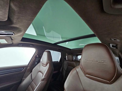 2022 Porsche Cayenne Turbo S E-Hybrid