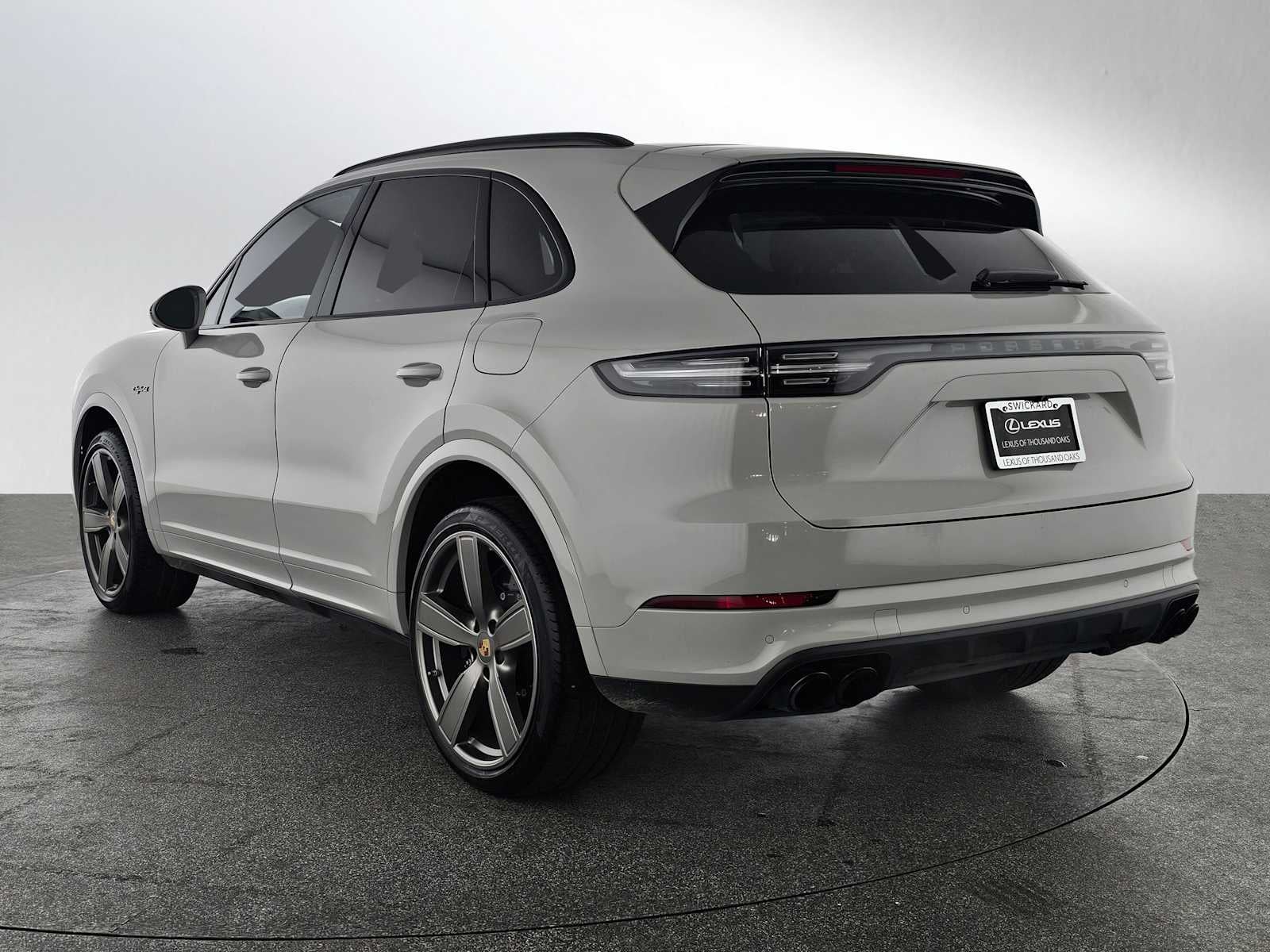 2022 Porsche Cayenne Turbo S E-Hybrid