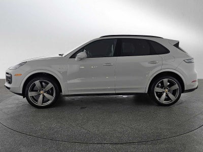2022 Porsche Cayenne Turbo S E-Hybrid
