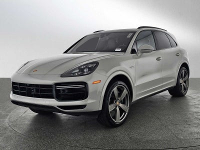 2022 Porsche Cayenne Turbo S E-Hybrid