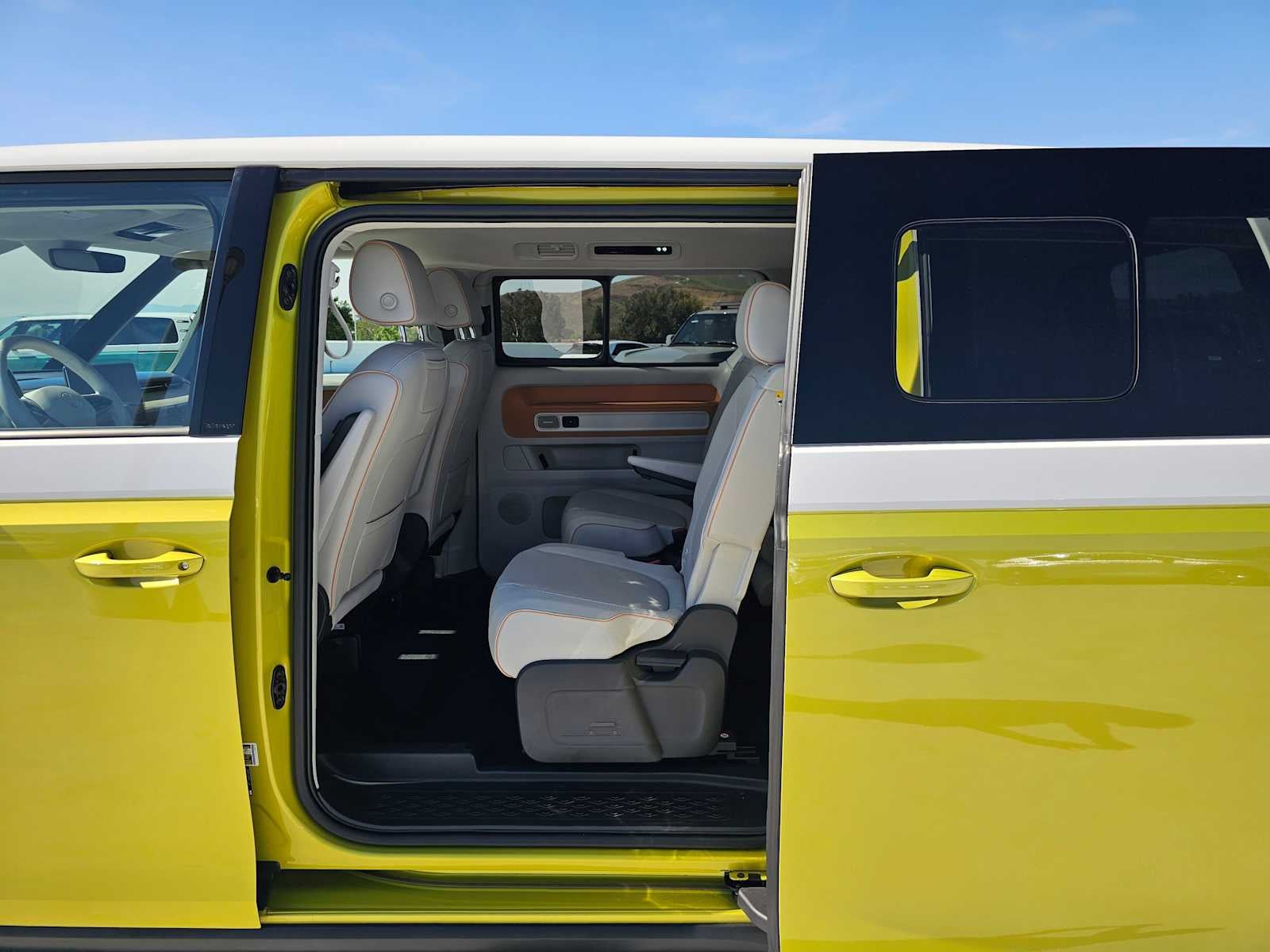 2025 Volkswagen ID. Buzz Pro S Plus