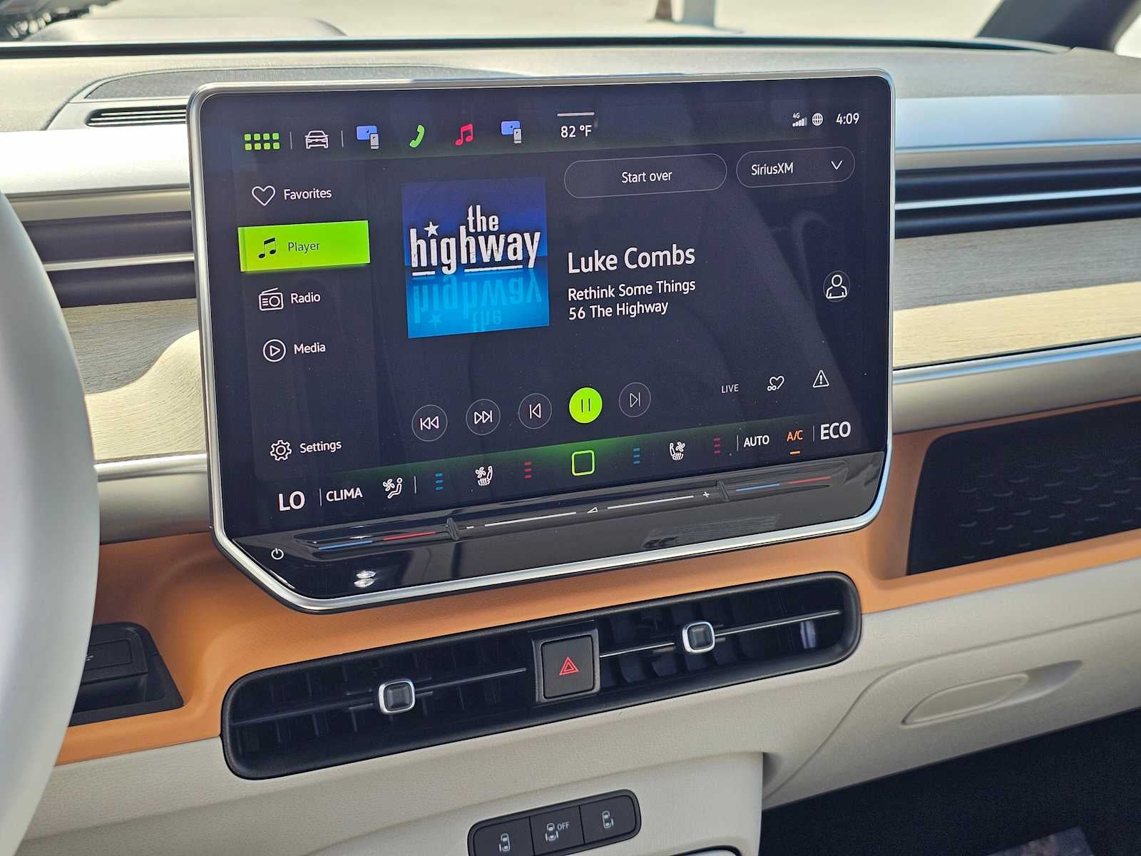 2025 Volkswagen ID. Buzz Pro S Plus
