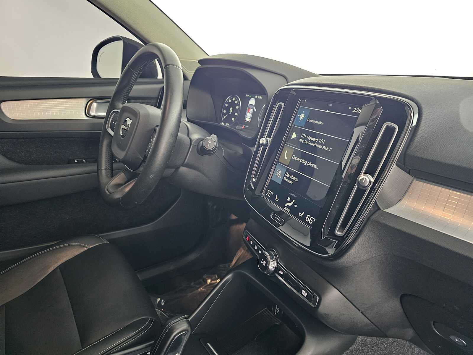 2019 Volvo XC40 Momentum