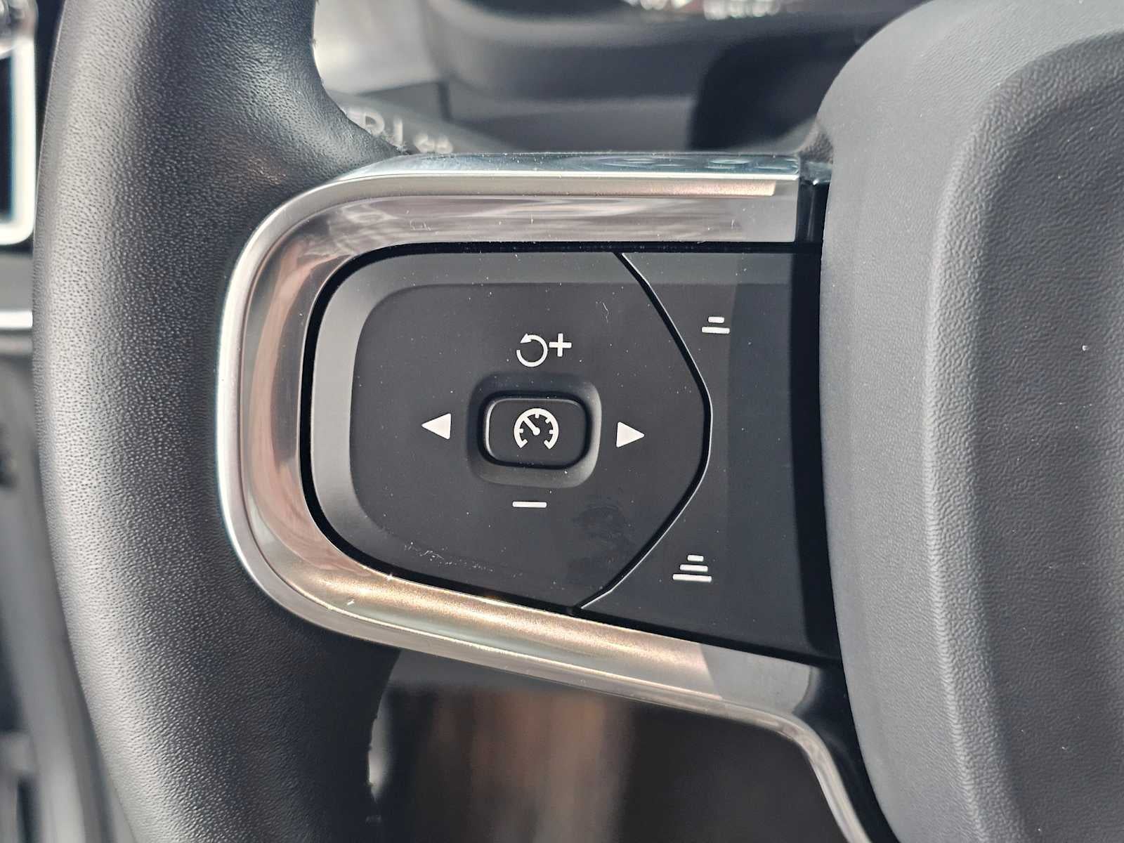 2019 Volvo XC40 Momentum