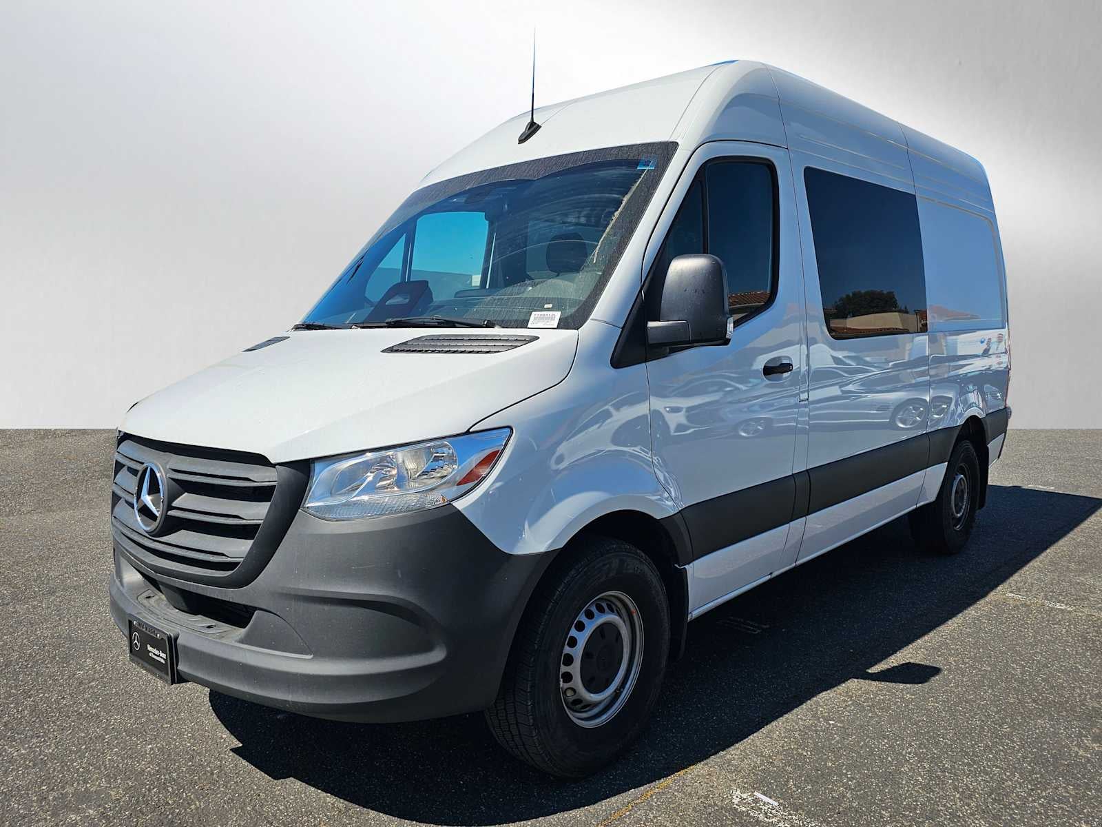 2025 Mercedes-Benz Sprinter 2500 Standard Roof I4 Diesel HO 144 RWD