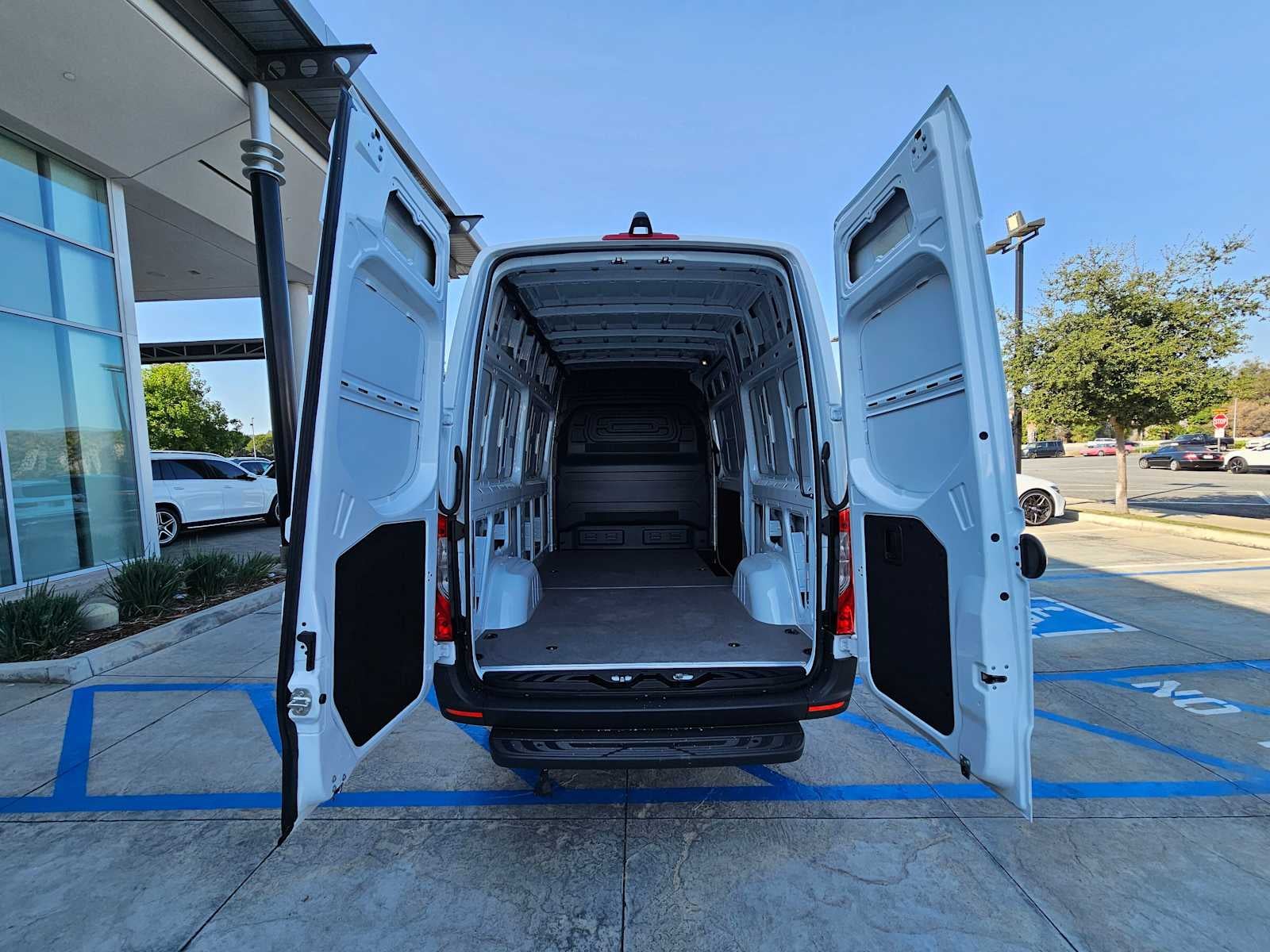 2025 Mercedes-Benz Sprinter Cargo Van 2500 Standard Roof I4 Diesel 144" RWD