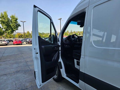 2025 Mercedes-Benz Sprinter Cargo Van 2500 Standard Roof I4 Diesel 144" RWD