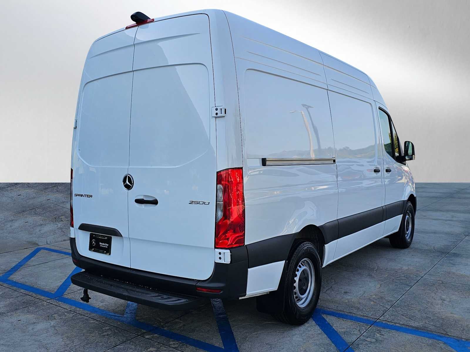 2025 Mercedes-Benz Sprinter Cargo Van 2500 Standard Roof I4 Diesel 144" RWD