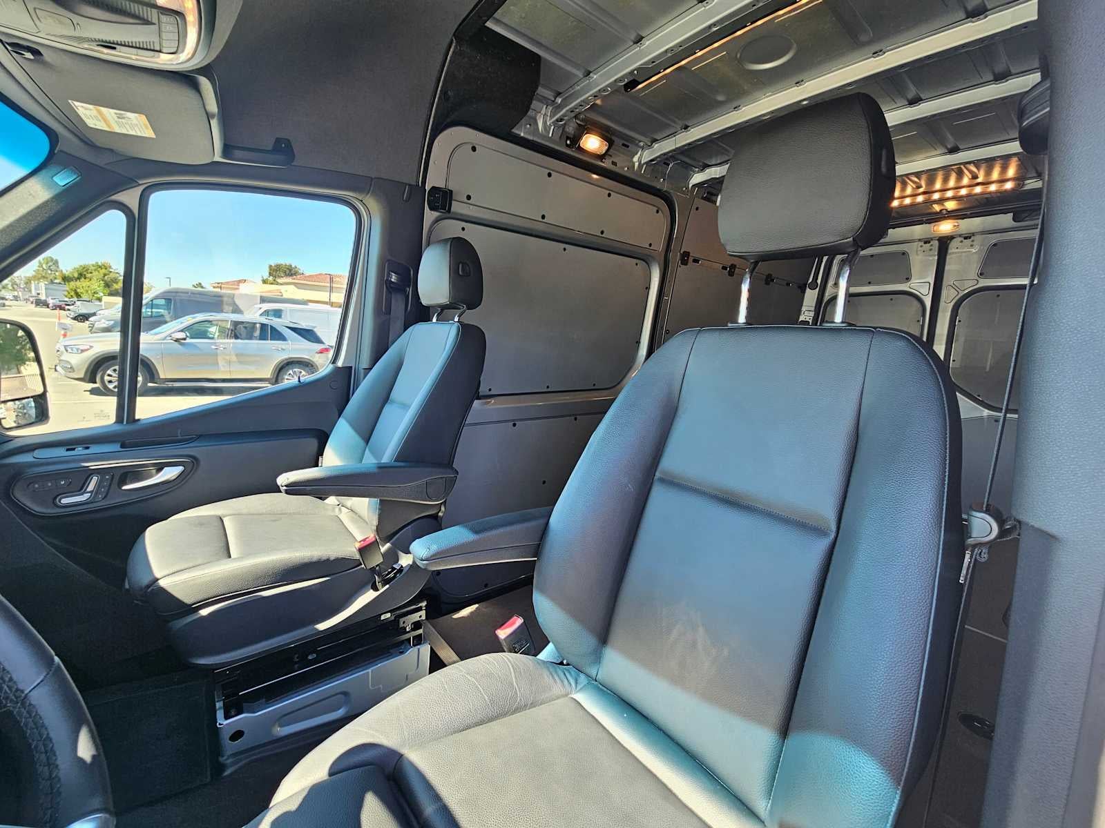 2025 Mercedes-Benz Sprinter Cargo Van 2500 Standard Roof I4 Diesel HO 144 RWD